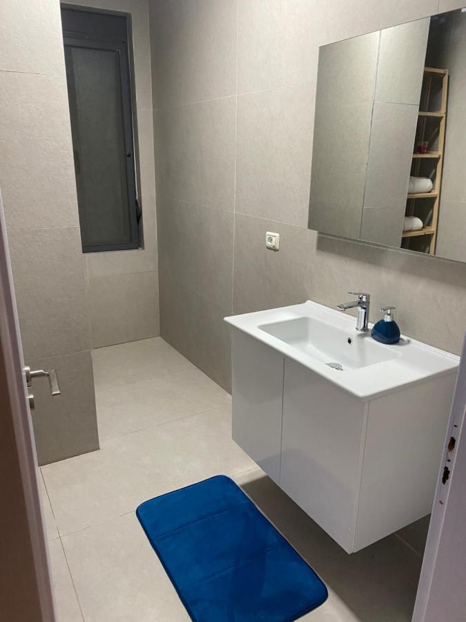 Cheerful 2-Bedroom Apartment In Golem Golem  Exterior photo