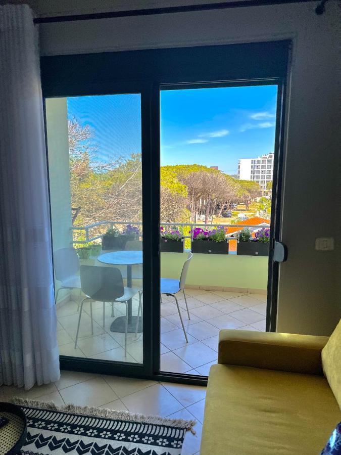Cheerful 2-Bedroom Apartment In Golem Golem  Exterior photo